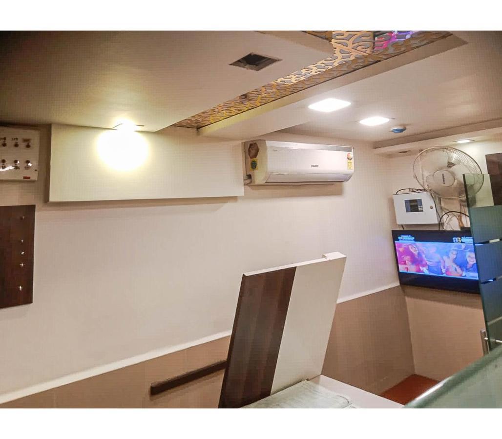 Gurukripa Nx Lodging By Wb Inn Thane Exterior foto