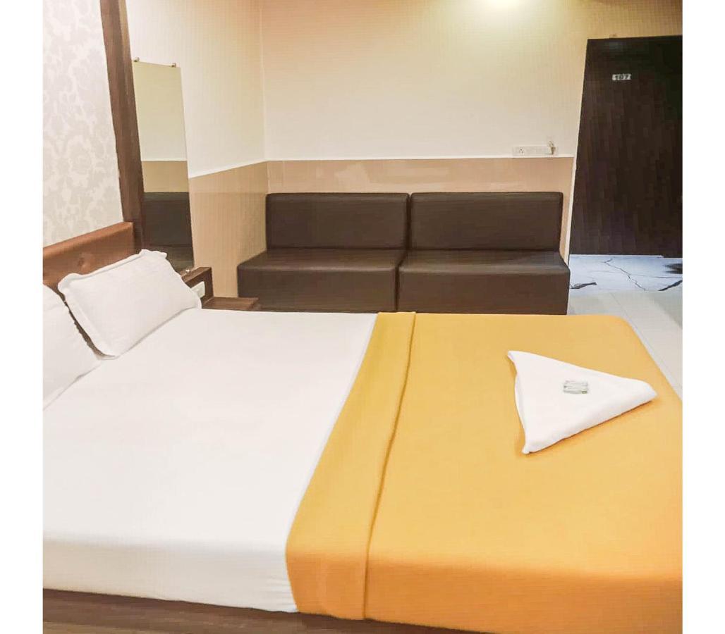 Gurukripa Nx Lodging By Wb Inn Thane Exterior foto